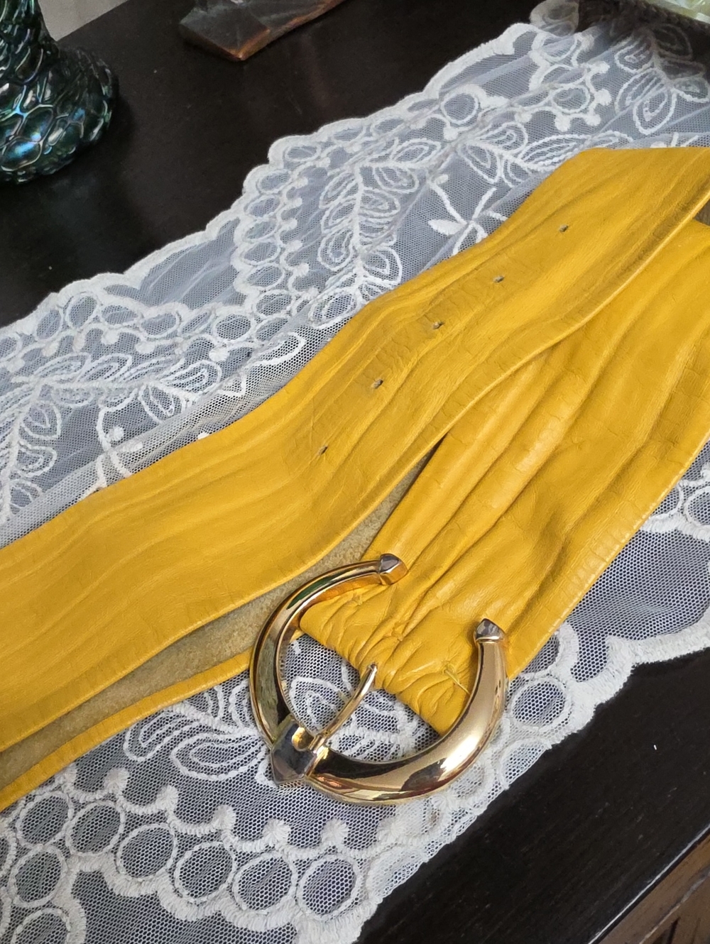 Vtg 1980 Emmanuel Wide Mustard Yellow Women's Waist Belt with Gold Round Buckle